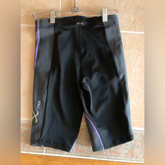 CW-X Ladies Compression Shorts - Picture 3 of 4